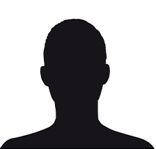 Bild von der Dispo Peter Kost vor dem Logo von Lohoff Transporte